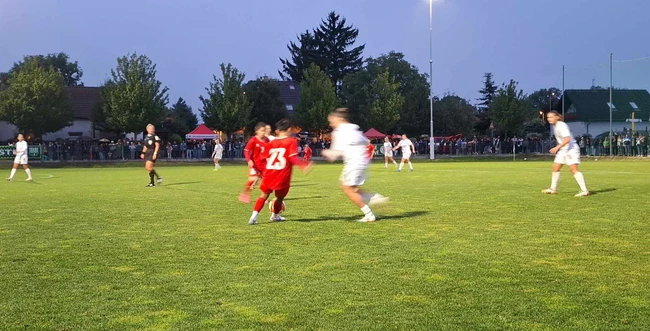 TRỰC TIẾP bóng đá nữ Việt Nam vs Viktoria Plzen (3-0, H2): Vũ Thị Hoa và Ngân Thị Vạn Sự vào sân - Ảnh 2.