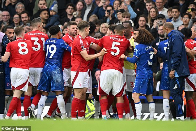 Chelsea xứng đáng là đội 'vô kỷ luật' nhất Premier League với thống kê bất ngờ - Ảnh 2.