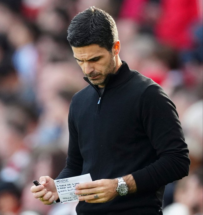 HLV Arteta bị lộ chiến thuật từ sổ tay ghi chép, lộ diện ba bí kíp để đánh bại Southampton - Ảnh 1.